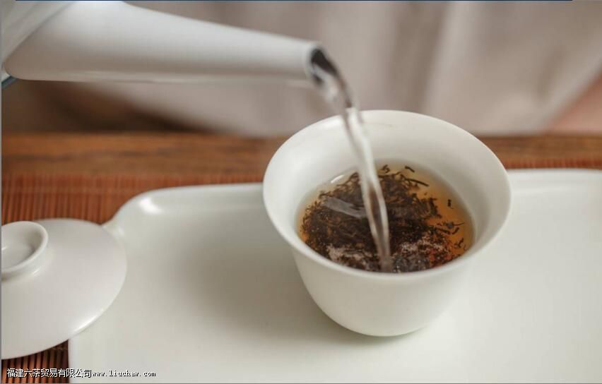 茶叶出汤后,盖碗的盖子是掀开还是盖上 茶叶出汤后,盖碗的盖子是掀开还是盖上