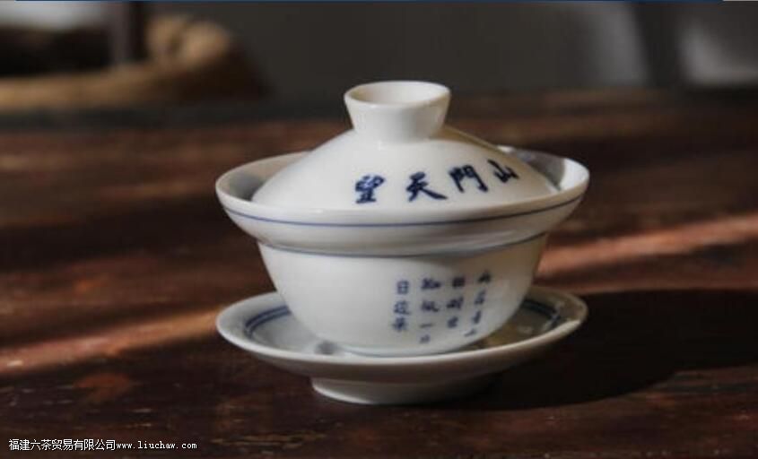 茶叶出汤后,盖碗的盖子是掀开还是盖上 茶叶出汤后,盖碗的盖子是掀开还是盖上