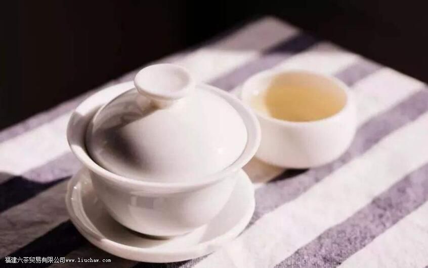 茶叶出汤后,盖碗的盖子是掀开还是盖上 茶叶出汤后,盖碗的盖子是掀开还是盖上