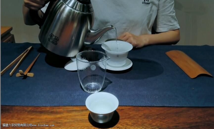 �����ײ���ô�ݲ���ȷ����