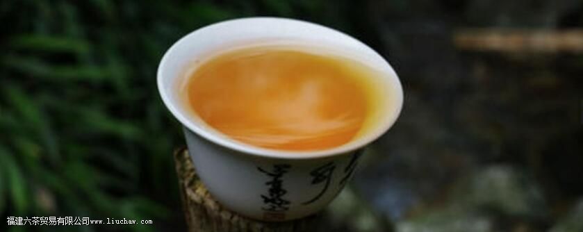 ��ҹ�Ĳ�Ҷ�����Լ�����ˮ��