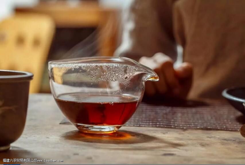 ��ҹ�Ĳ�Ҷ�����Լ�����ˮ��