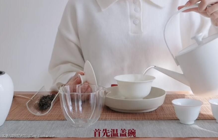红茶最佳冲泡方法 红茶冲泡技巧与步骤 红茶最佳冲泡方法 红茶冲泡技巧与步骤