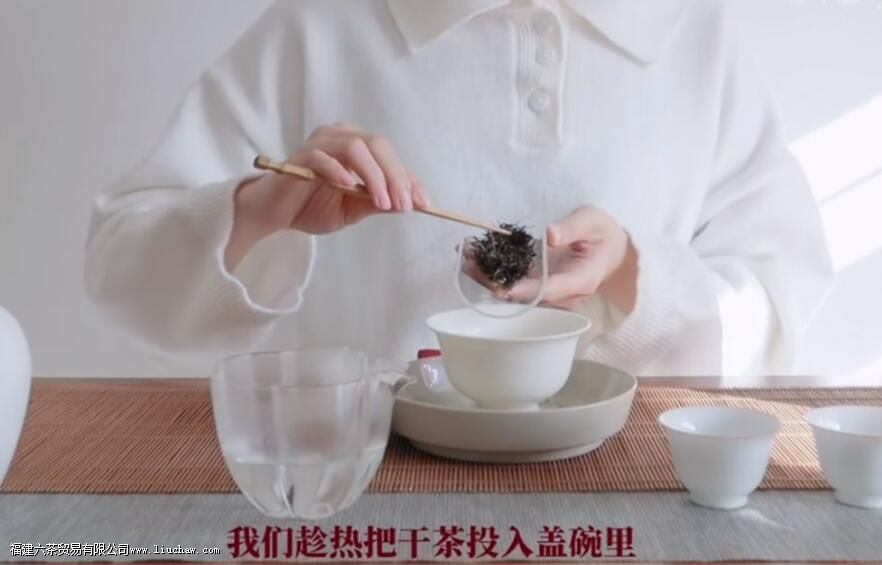 红茶最佳冲泡方法 红茶冲泡技巧与步骤 红茶最佳冲泡方法 红茶冲泡技巧与步骤