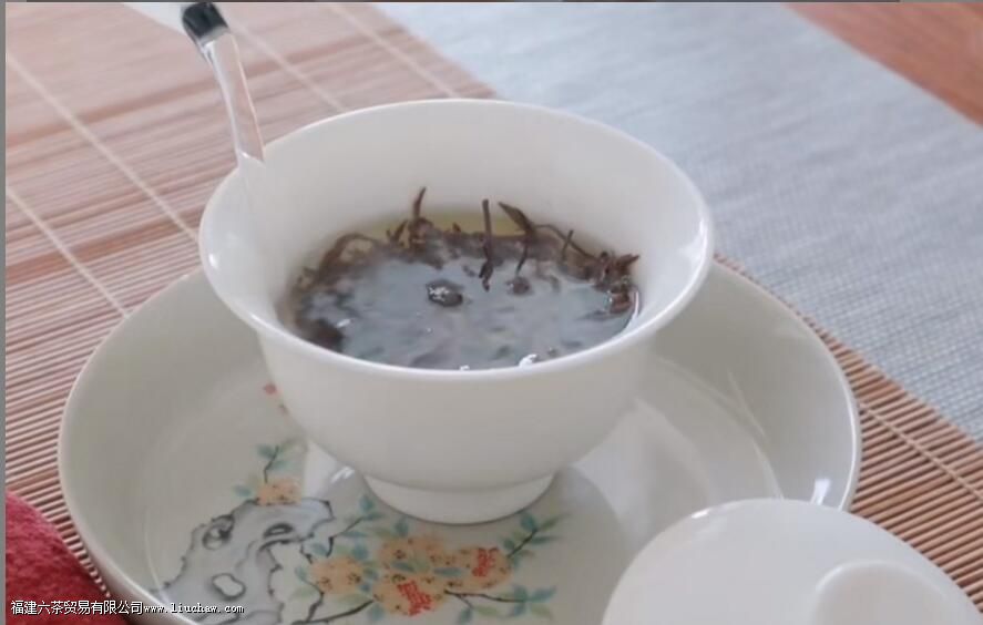 红茶最佳冲泡方法 红茶冲泡技巧与步骤 红茶最佳冲泡方法 红茶冲泡技巧与步骤