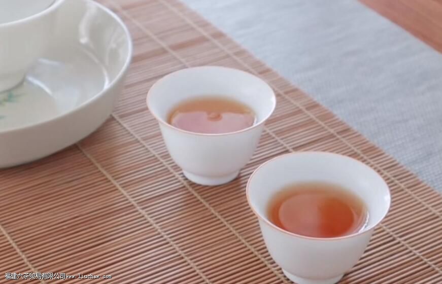 红茶最佳冲泡方法 红茶冲泡技巧与步骤 红茶最佳冲泡方法 红茶冲泡技巧与步骤