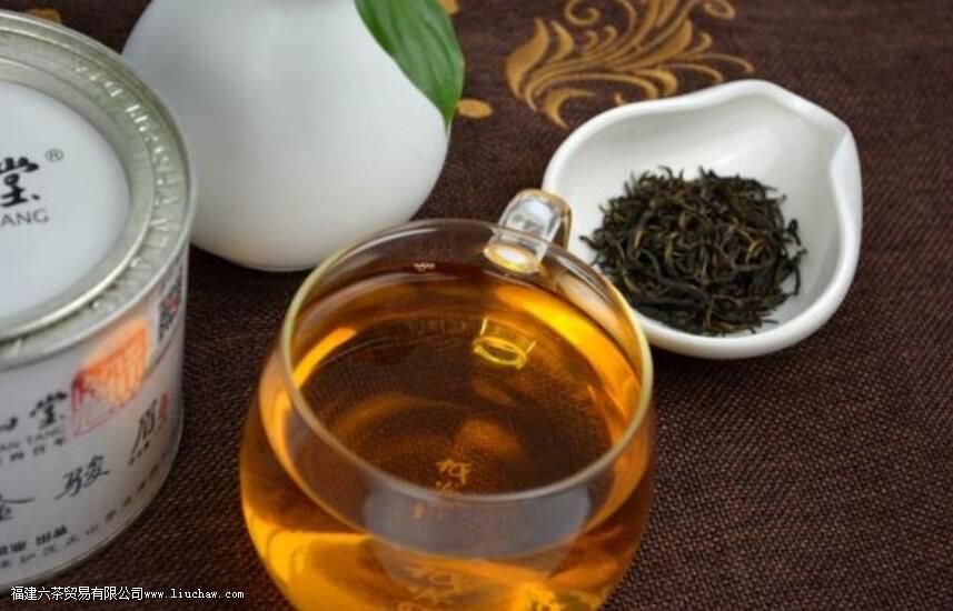 金骏眉泡出来的茶是什么颜色的 金骏眉泡出来的茶是什么颜色的