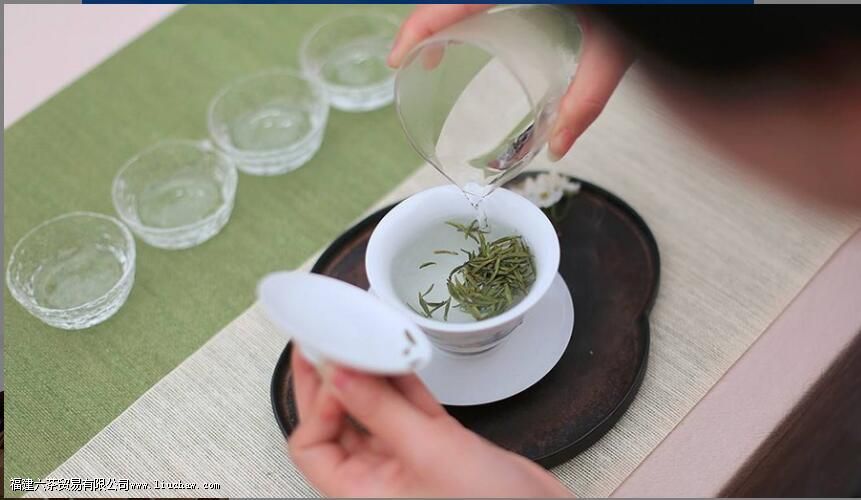 �ݲ��и�����ʪ��֮�֣����ݾ��ǲ���ˮ����ôʪ����