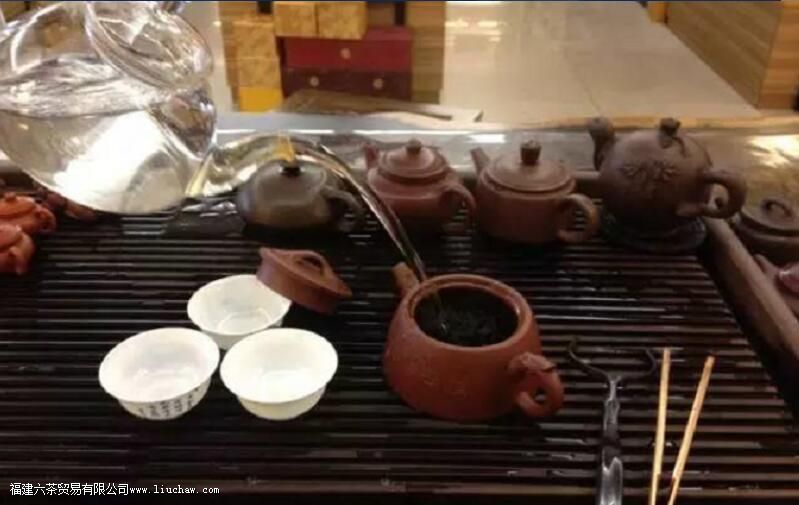 紫砂壶冲泡乌龙茶的流程 紫砂壶冲泡乌龙茶的流程