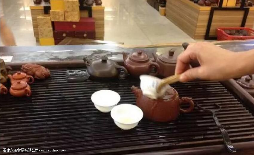 紫砂壶冲泡乌龙茶的流程 紫砂壶冲泡乌龙茶的流程