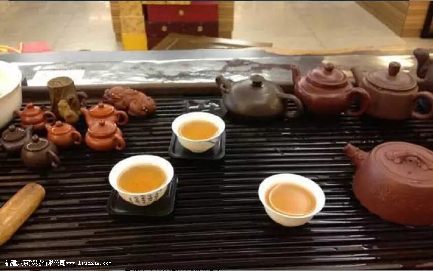 紫砂壶冲泡乌龙茶的流程 紫砂壶冲泡乌龙茶的流程
