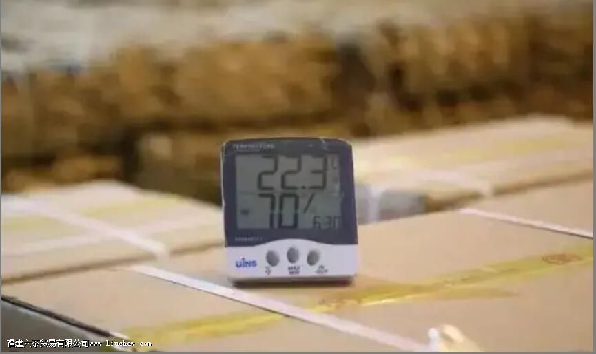 �ն������ʪ�����¶��Ƕ���