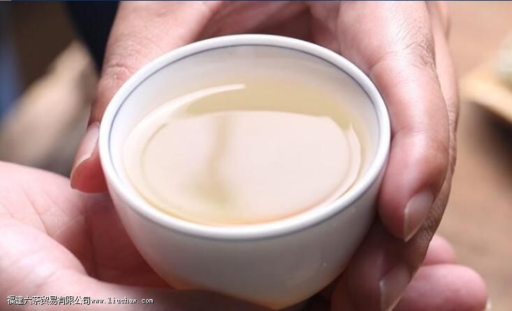 经常喝浓茶喝有什么危害 哪些人不能喝浓茶 经常喝浓茶喝有什么危害 哪些人不能喝浓茶