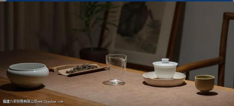 白瓷盖碗适合泡哪些茶,有什么优点 白瓷盖碗适合泡哪些茶,有什么优点