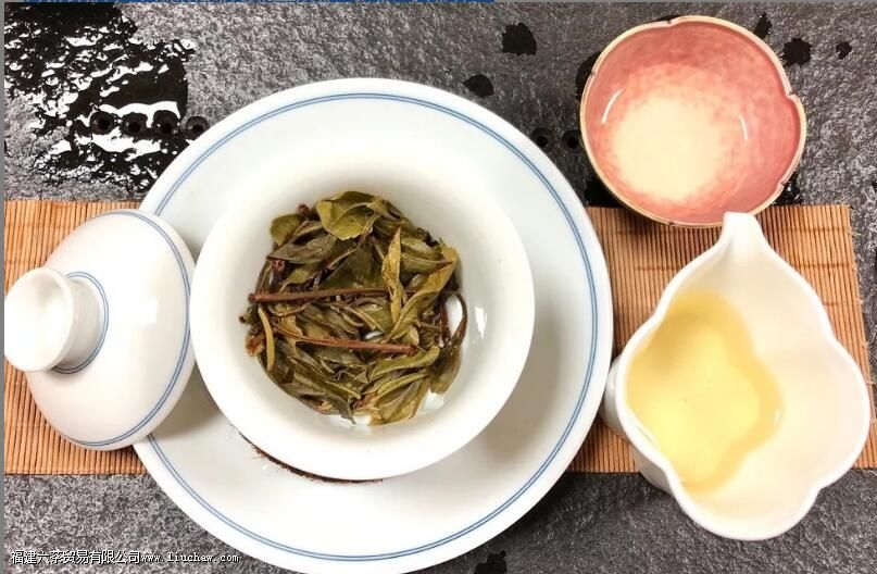 白瓷盖碗适合泡哪些茶,有什么优点 白瓷盖碗适合泡哪些茶,有什么优点