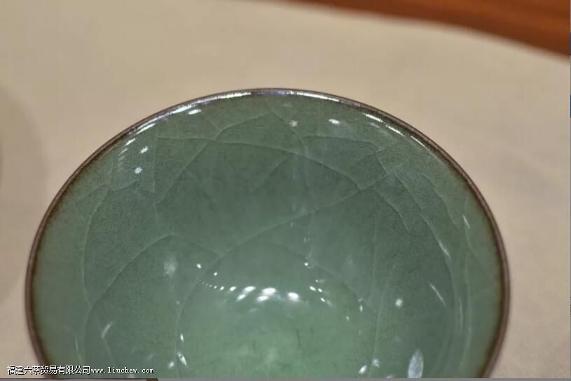 冰裂、开片,为什么瓷器上会出现裂痕 冰裂、开片,为什么瓷器上会出现裂痕