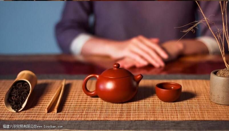 不同的茶适合什么样的紫砂壶 不同的茶适合什么样的紫砂壶
