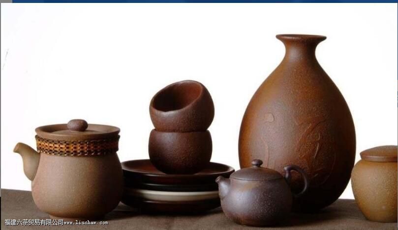 ��ߴӲ����Ͽɷ�Ϊ�ļ���