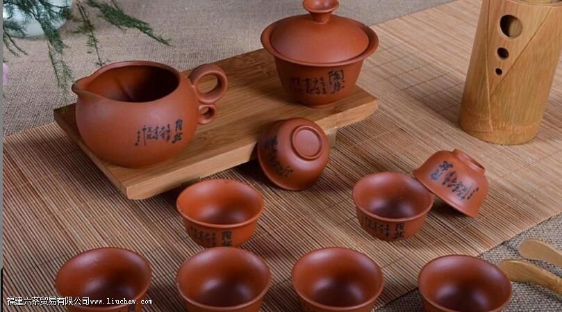 ��ߴӲ����Ͽɷ�Ϊ�ļ���