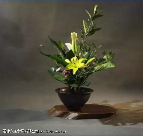 茶碗喝茶之器 不仅喝茶还可以插花 茶碗喝茶之器 不仅喝茶还可以插花