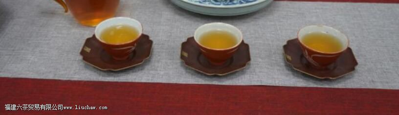 盖碗和紫砂壶哪个泡茶好 盖碗和紫砂壶哪个泡茶好