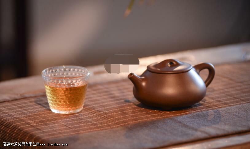 盖碗和紫砂壶哪个泡茶好 盖碗和紫砂壶哪个泡茶好