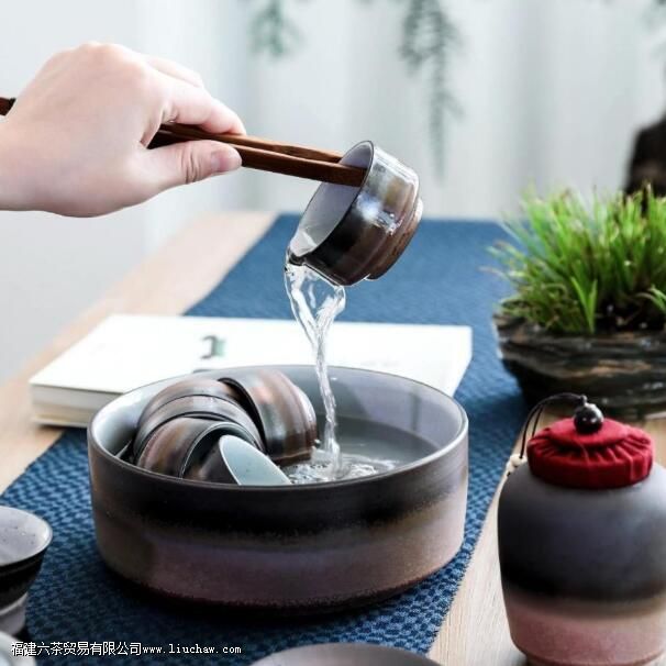建水和茶洗有什么区别 建水和茶洗有什么区别