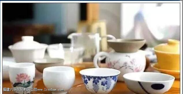 泡茶时茶杯大小有讲究? 泡茶时茶杯大小有讲究?