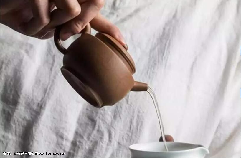 全手工壶和半手工壶的区别 全手工壶和半手工壶的区别