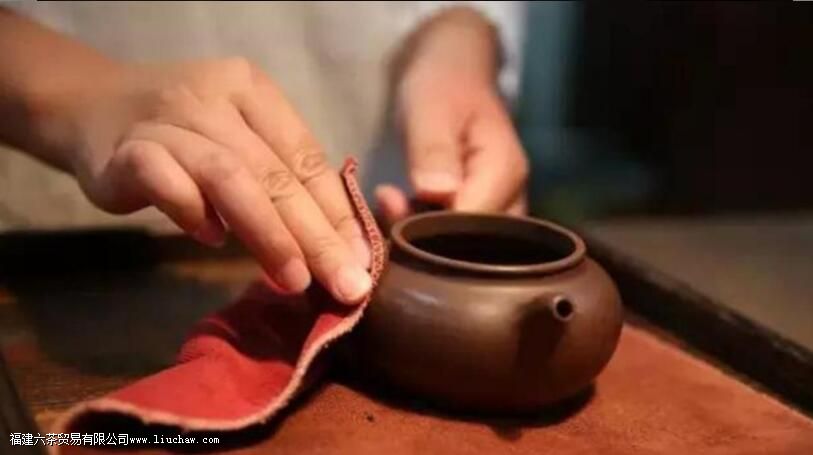 紫砂壶茶垢最佳清洗方法 紫砂壶茶垢最佳清洗方法