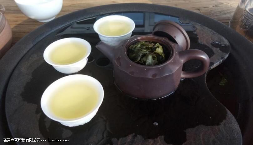 紫砂壶和盖碗,用谁泡茶更胜一筹 紫砂壶和盖碗,用谁泡茶更胜一筹