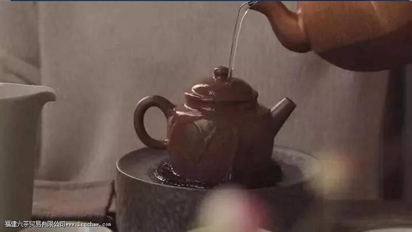 紫砂壶怎么去异味 平日使用紫砂壶要注意什么 紫砂壶怎么去异味 平日使用紫砂壶要注意什么