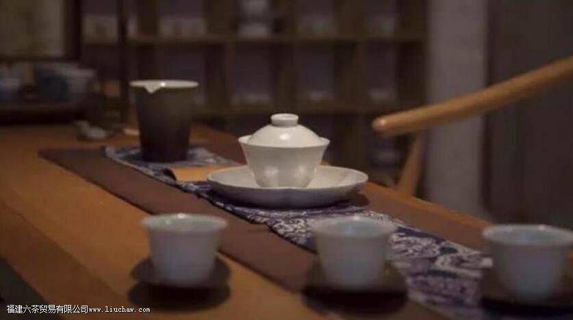 倒茶倒几分满 倒茶倒几分满