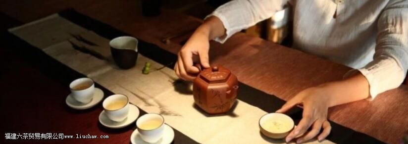 倒茶顺时针和逆时针的区别 倒茶顺时针和逆时针的区别