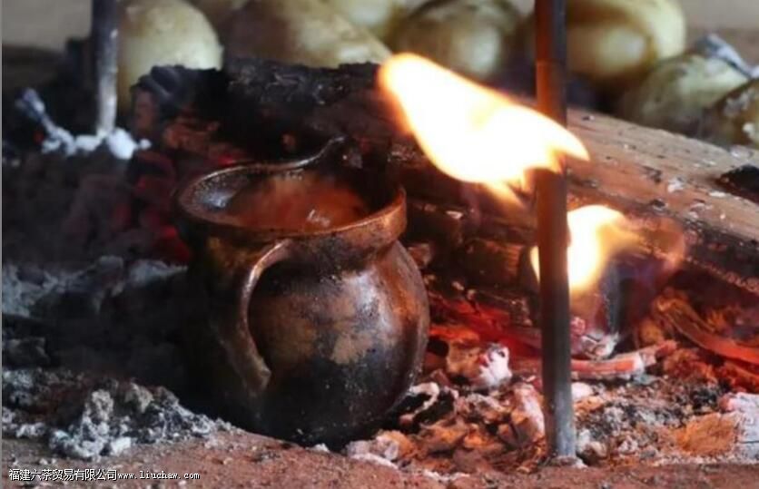 傈僳族油盐茶的介绍 傈僳族油盐茶的介绍