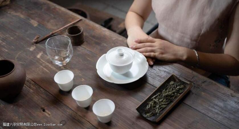 泡茶基本手法中茶具取放的原则是 泡茶基本手法中茶具取放的原则是