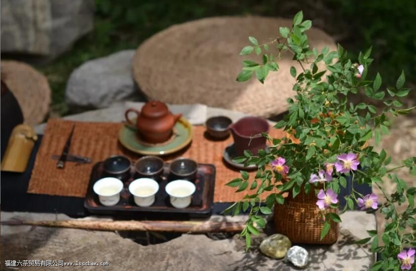 时间,正在悄悄奖励喝茶的你 时间,正在悄悄奖励喝茶的你