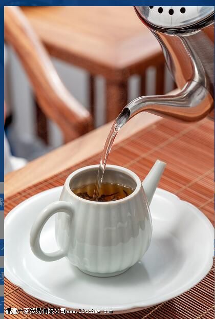 为什么茶壶口不能对着客人,细说茶桌礼仪 为什么茶壶口不能对着客人,细说茶桌礼仪