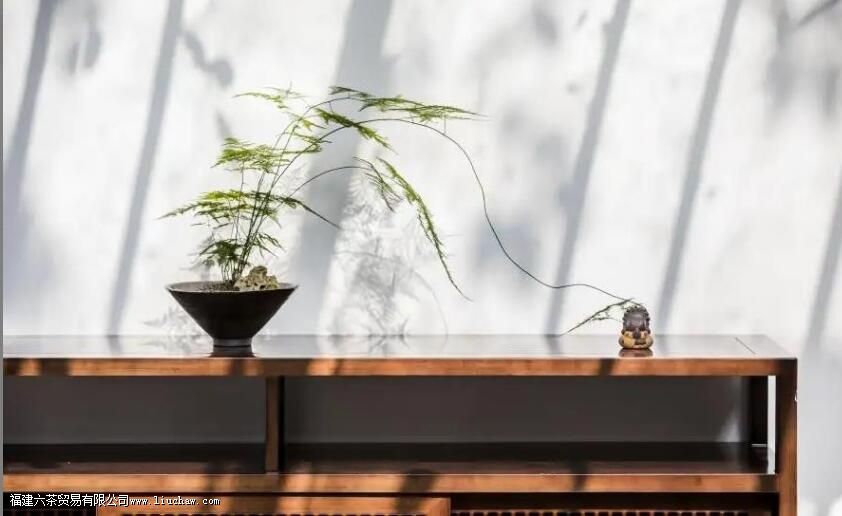 �����ĸ��У��������ϵ�΢Ц