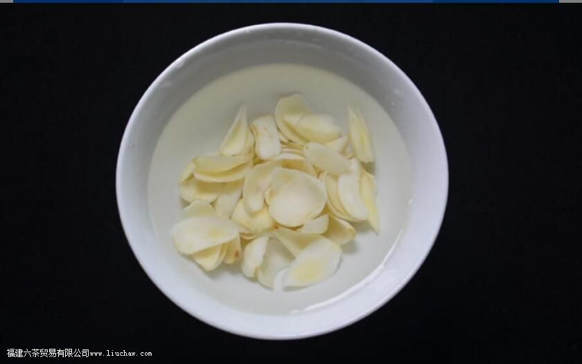 百合泡水喝的正确方法 百合泡水喝的正确方法