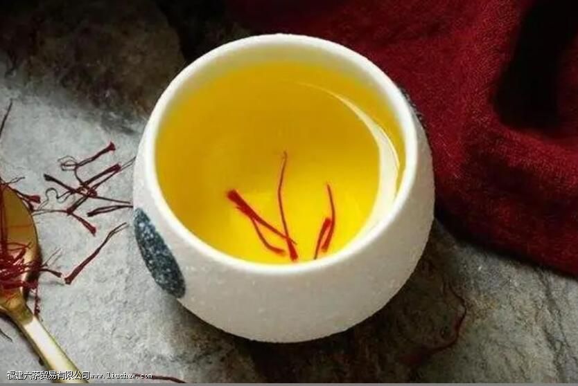 藏红花泡水后的样子和图片 藏红花泡水后的样子和图片