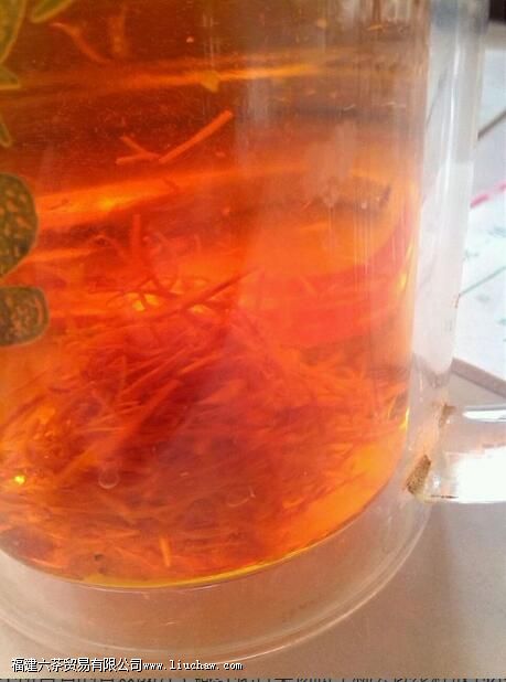 藏红花泡水后的样子和图片 藏红花泡水后的样子和图片