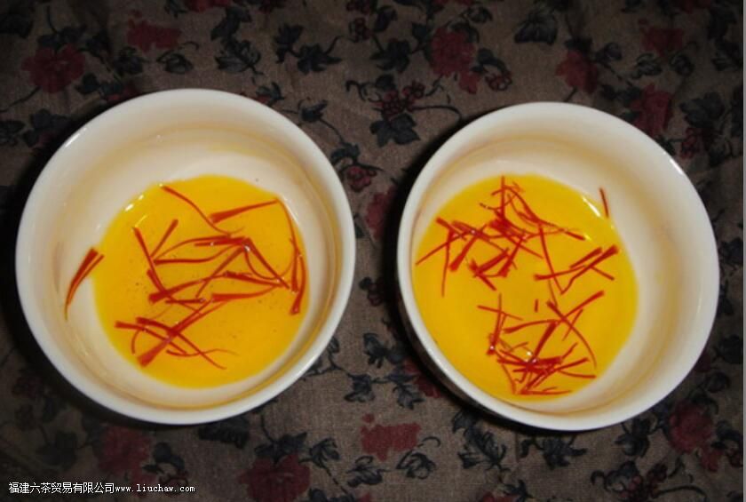 藏红花泡水后的样子和图片 藏红花泡水后的样子和图片