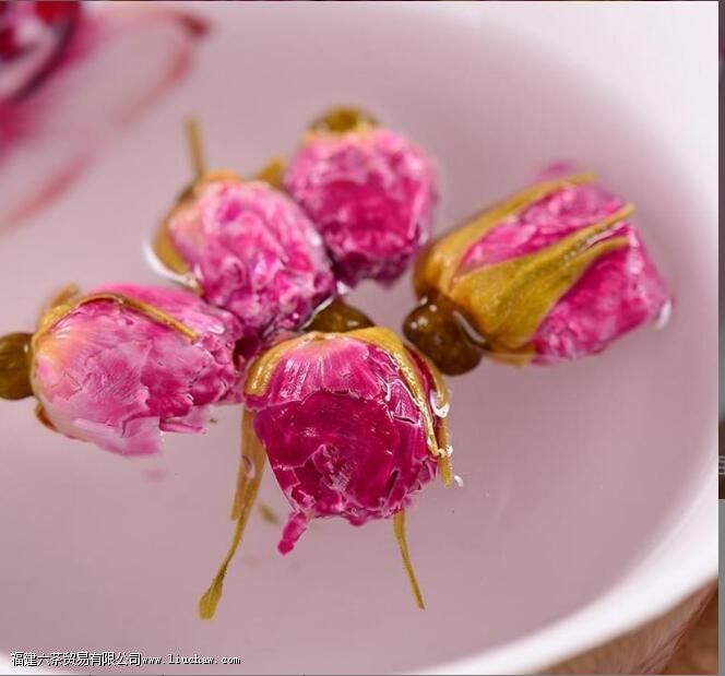 春天喝玫瑰花茶的好处 春天喝玫瑰花茶的好处