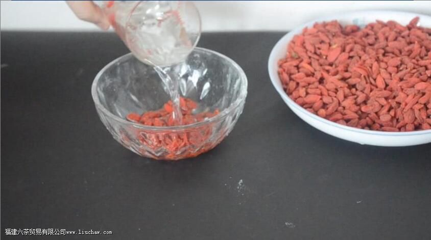 枸杞买回来直接泡还是洗干净 枸杞买回来直接泡还是洗干净