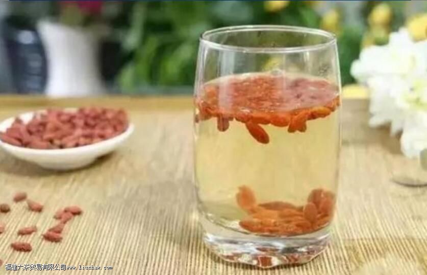 枸杞能和茶叶一起泡水喝吗 枸杞能和茶叶一起泡水喝吗