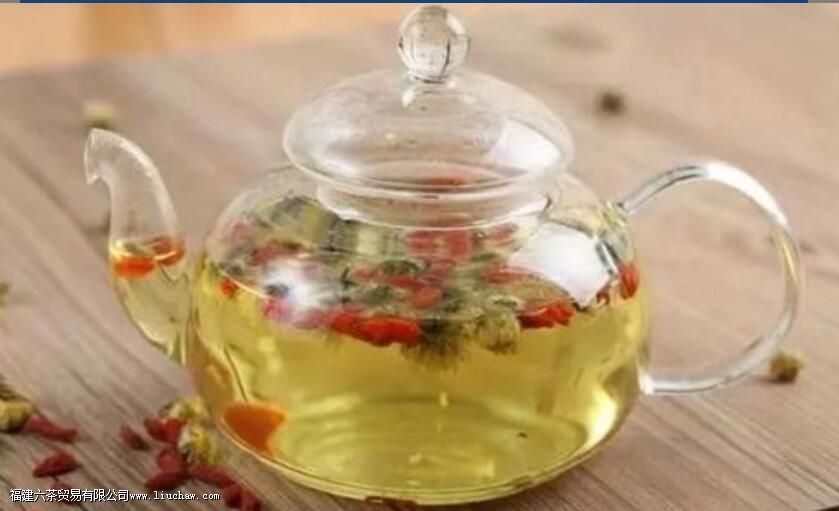 菊花加枸杞泡水喝的功效 菊花加枸杞泡水喝的功效