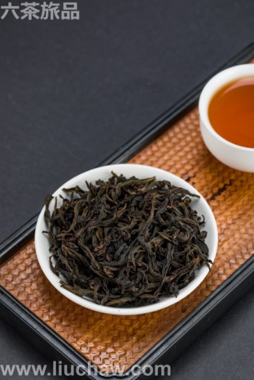 ����� һ��300Ԫ