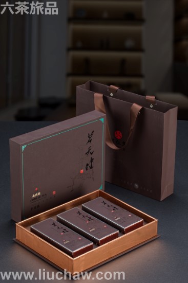 ����� һ��300Ԫ