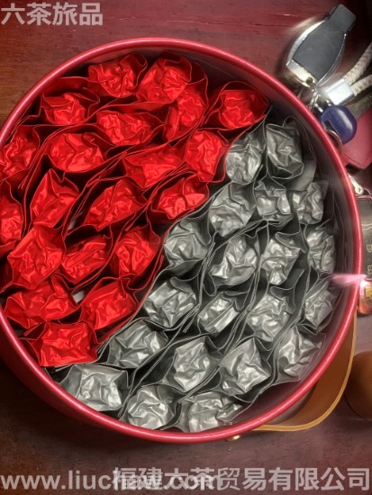 ���۲� ���װ һ��300�� 900Ԫ